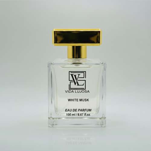 Experience the calm of the ocean with the soft touch of white musk. A clean, fresh, and long-lasting fragrance for men and women.